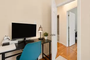 28 Phillips St, Boston, MA 02114 - Photo 8