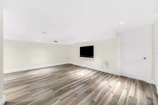 2 Kenway St, Cambridge, MA 02138 - Photo 32