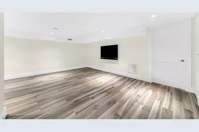 2 Kenway St, Cambridge, MA 02138 - Photo 32