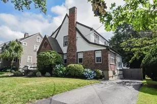 291 Russett Rd, Brookline, MA 02467 - Photo 2