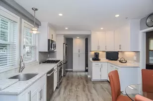 291 Russett Rd, Brookline, MA 02467 - Photo 10