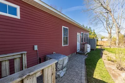 73 Congdon St, Narragansett, RI 02882 - Photo 22