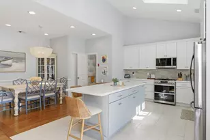 73 Congdon St, Narragansett, RI 02882 - Photo 6
