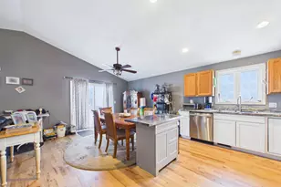 212 Haffards St, Fall River, MA 02723 - Photo 8