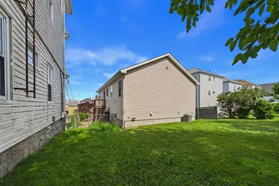 212 Haffards St, Fall River, MA 02723 - Photo 4