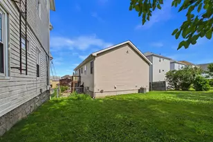 212 Haffards St, Fall River, MA 02723 - Photo 4