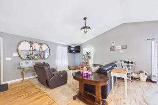 212 Haffards St, Fall River, MA 02723 - Photo 16