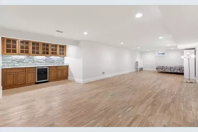10 Fox Hill Rd, Newton, MA 02459 - Photo 10