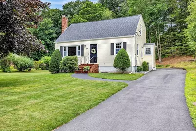 514 Oak St, Franklin, MA 02038 - Photo 1