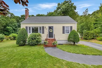 514 Oak St, Franklin, MA 02038 - Photo 2