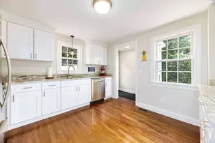 514 Oak St, Franklin, MA 02038 - Photo 4