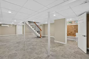 125 E Allen Ridge Rd, Springfield, MA 01118 - Photo 32