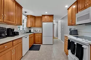 125 E Allen Ridge Rd, Springfield, MA 01118 - Photo 4