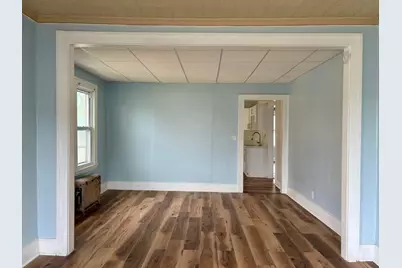 15 Groveland St #2nd fl, Springfield, MA 01108 - Photo 2