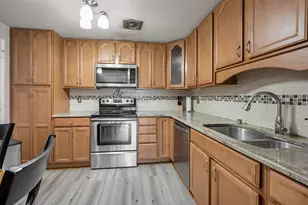 A4 Colonial Dr, Andover, MA 01810 - Photo 10
