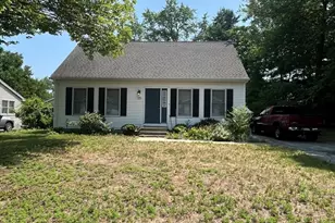 25 Amos Dr, Springfield, MA 01118 - Photo 2
