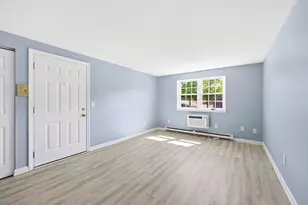 8 Maple Crest Cir, Holyoke, MA 01040 - Photo 16