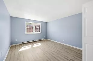 8 Maple Crest Cir, Holyoke, MA 01040 - Photo 4