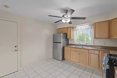 135 Vale Street #16, Fall River, MA 02724 - Photo 6