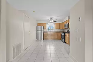 135 Vale St, Fall River, MA 02724 - Photo 8