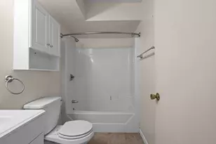135 Vale St, Fall River, MA 02724 - Photo 16
