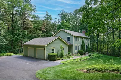 2 Eastwood Dr, Southampton, MA 01073 - Photo 2
