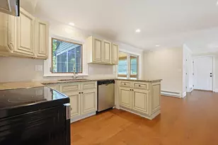 19 Lantern Ln, Milford, MA 01757 - Photo 4