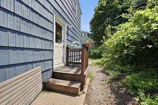 631 E Merrimack St, Lowell, MA 01852 - Photo 26