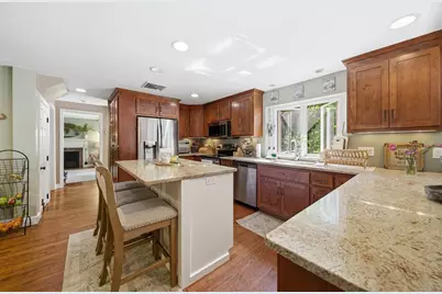 652 Old Post Rd, North Attleboro, MA 02760 - Photo 4