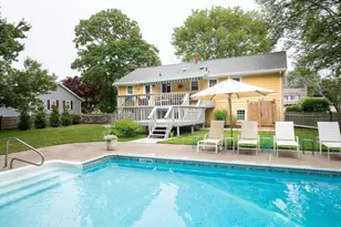 12 Brook Dr, Fairhaven, MA 02719 - Photo 1