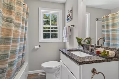 27 Sherwood Ave, Westfield, MA 01085 - Photo 18