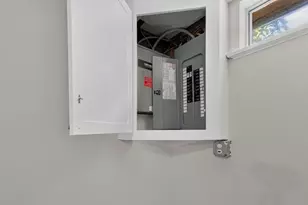 27 Sherwood Ave, Westfield, MA 01085 - Photo 32