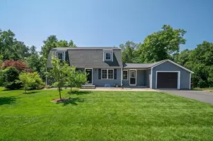 27 Sherwood Ave, Westfield, MA 01085 - Photo 2