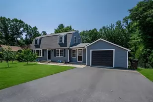 27 Sherwood Ave, Westfield, MA 01085 - Photo 1