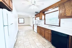 16 Indian Rock Dr, Saugus, MA 01906 - Photo 2