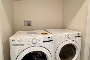 139 Sycamore St, Somerville, MA 02145 - Photo 12