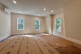 139 Sycamore St, Somerville, MA 02145 - Photo 2