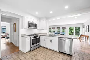28 Brittany Rd, Longmeadow, MA 01106 - Photo 10