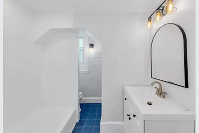 419 Poplar St #1, Boston, MA 02131 - Photo 12