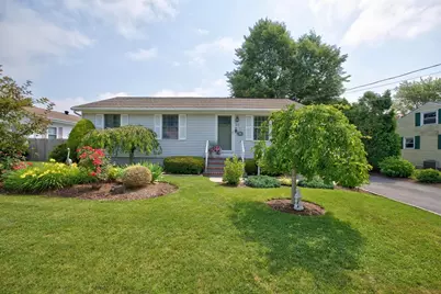 212 Pine Grove St, New Bedford, MA 02745 - Photo 2
