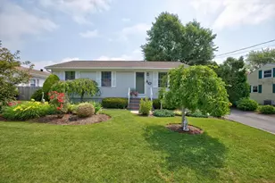 212 Pine Grove St, New Bedford, MA 02745 - Photo 2
