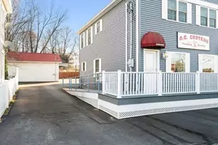 381 Summer St, Fitchburg, MA 01420 - Photo 1