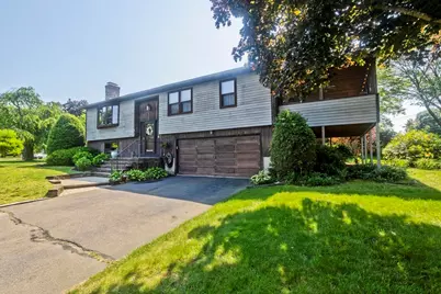 9 Dowds Ln, Chicopee, MA 01020 - Photo 2