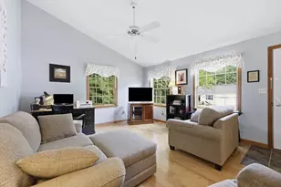 19 Rosewood Ln, Southwick, MA 01077 - Photo 12