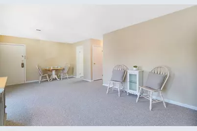 39 Yorktown Dr #D, Springfield, MA 01108 - Photo 6