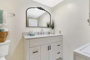 39 Yorktown Dr, Springfield, MA 01108 - Photo 22