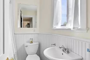 11 Glendale St, Salem, MA 01970 - Photo 8