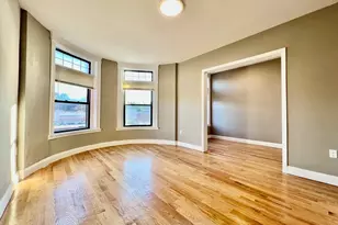 1914 Beacon St, Boston, MA 02135 - Photo 4