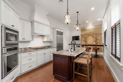 120 Seaver St #E201, Brookline, MA 02445 - Photo 2