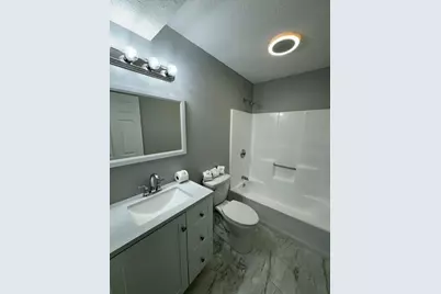 74 Tennis Plaza Rd #31, Dracut, MA 01826 - Photo 8